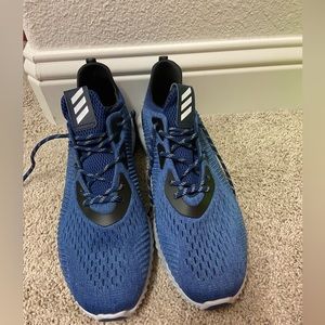 Brand new Addias bounce running shoes